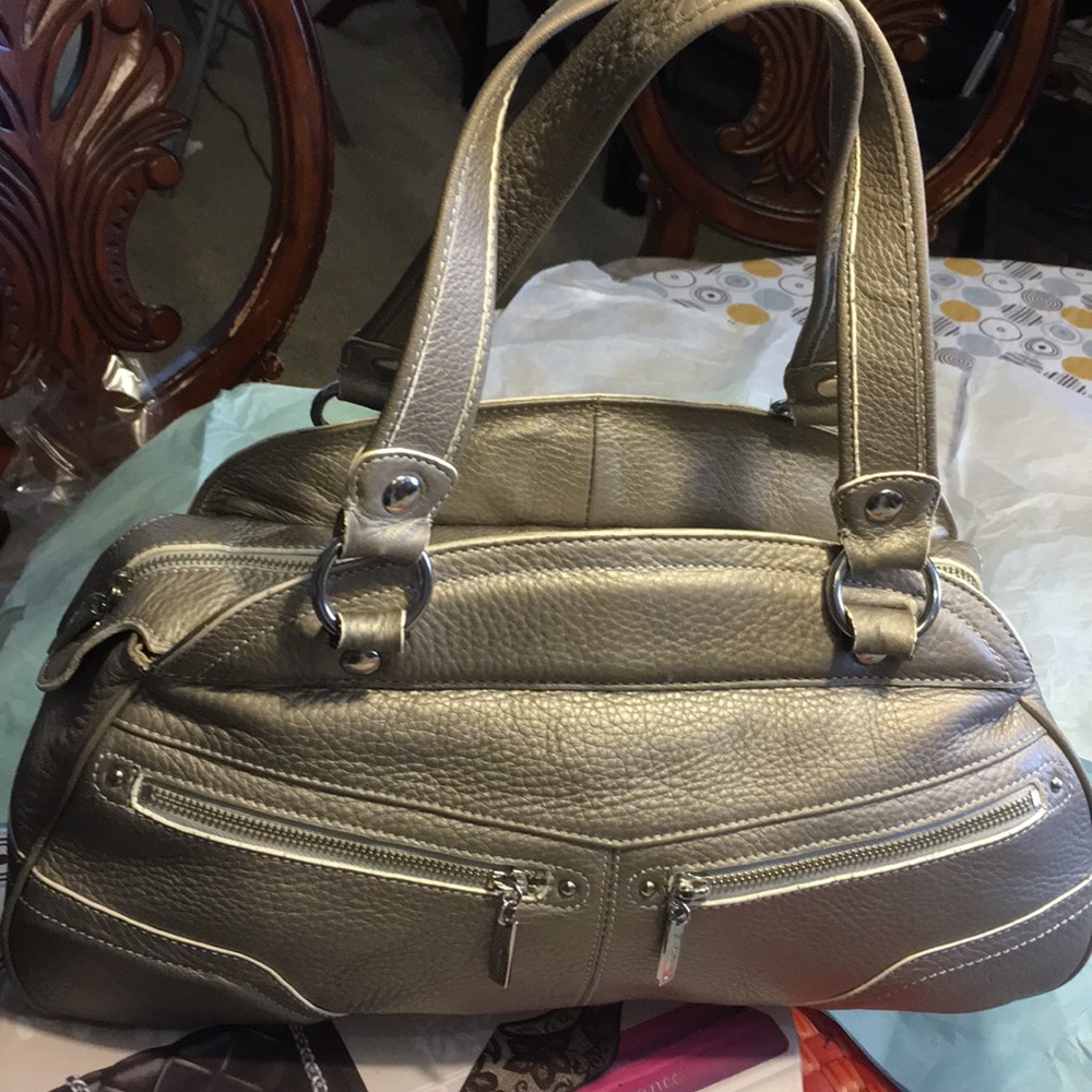 MAXXIMUM Silver Leather Handbag